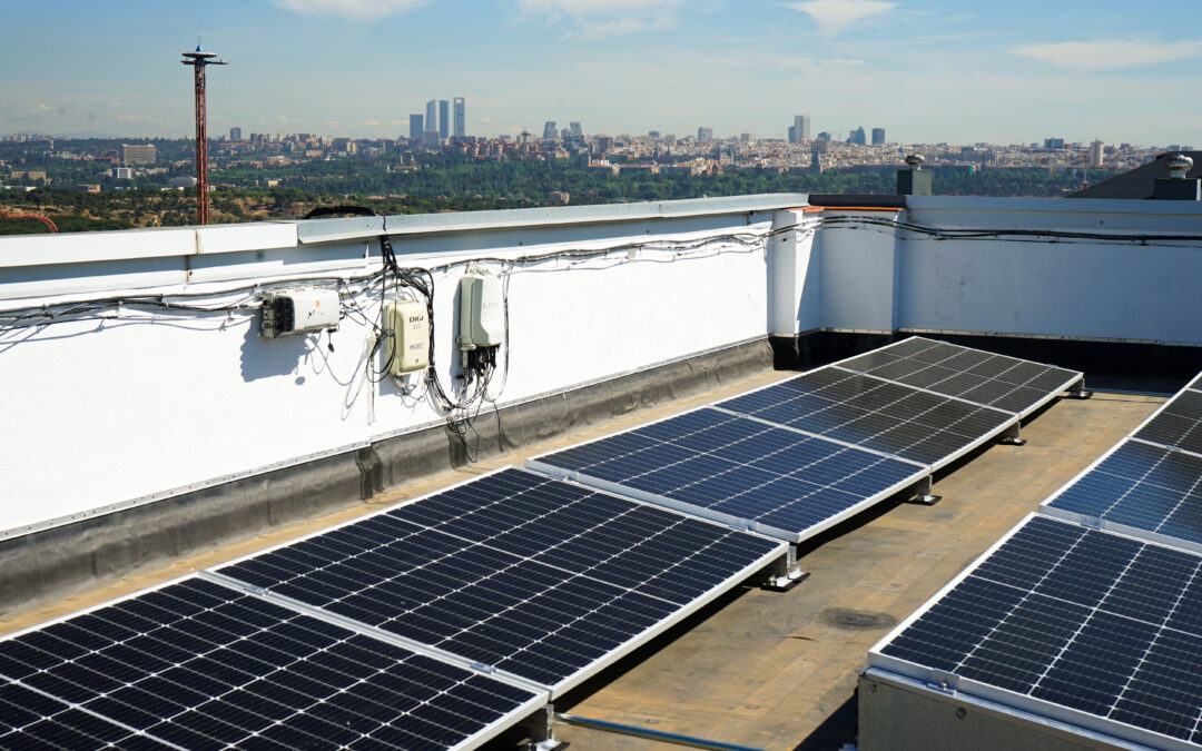 Un abril fotovoltaico: Ecooo bate el récord de autoconsumos colectivos en un mes